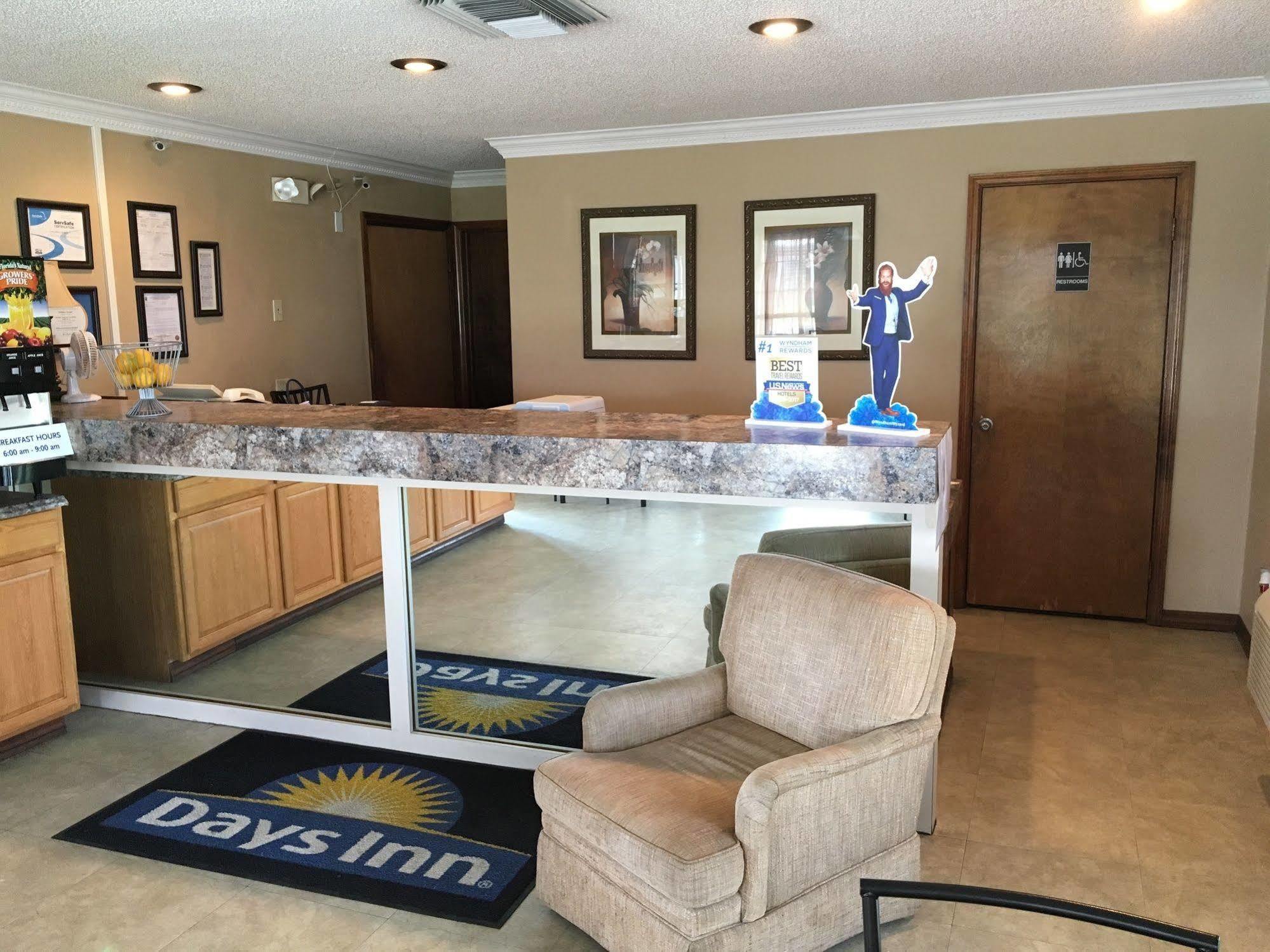 Days Inn By Wyndham Madison Ngoại thất bức ảnh